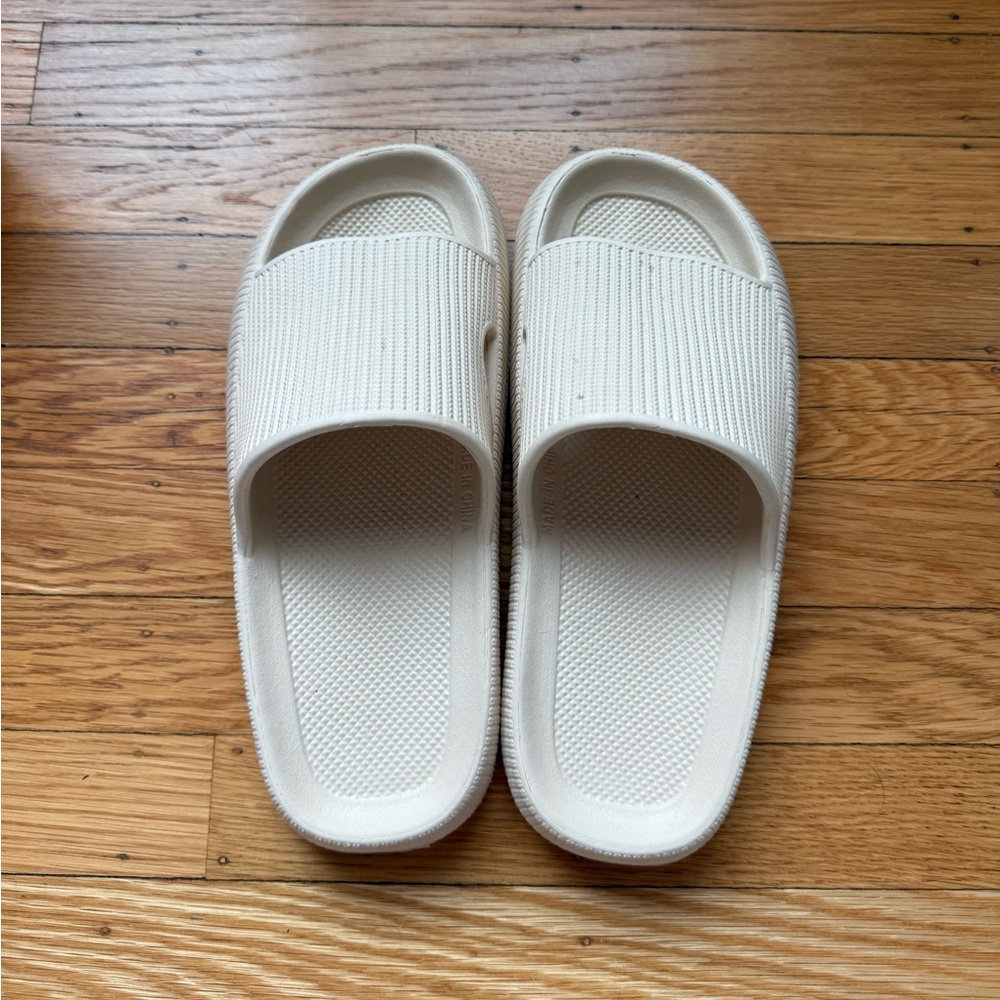 Cream Plastic Slides